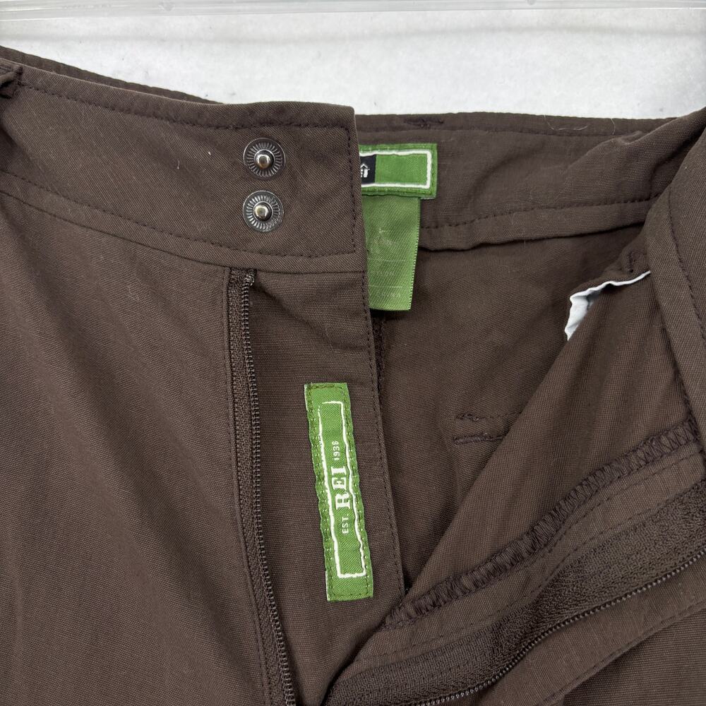 REI Cargo Shorts Womens Size‎ 12 Dark Olive Green Nylon 50+ UPF Hiking Outdoor - Picture 2 of 10